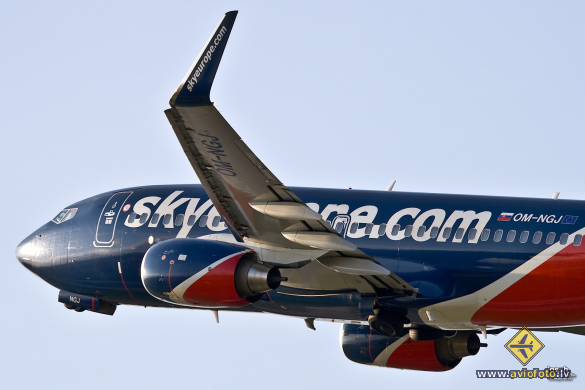 Boeing 737-76N