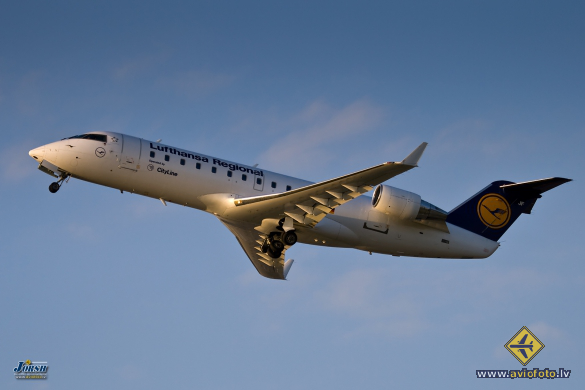 Bombardier CRJ-100LR (CL-600-2B19)
