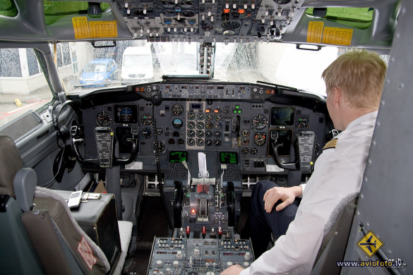Boeing 737-330