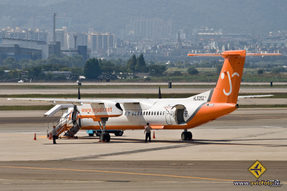 Bombardier DHC-8-402 Q400