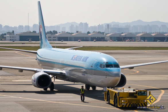 Boeing 737-9B5