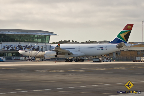 Airbus A340-211