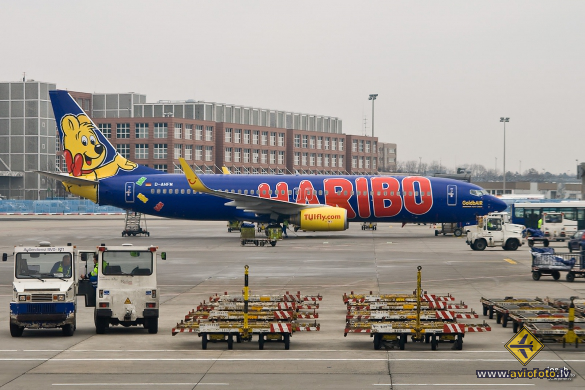 Boeing 737-8K5