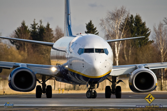Boeing 737-8AS