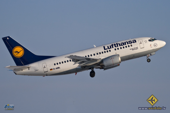 Boeing 737-530