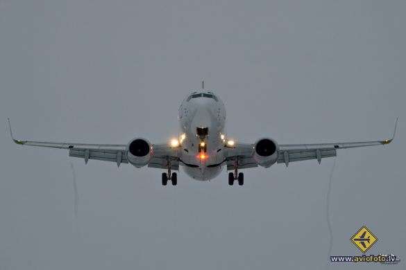 Boeing 737-33V