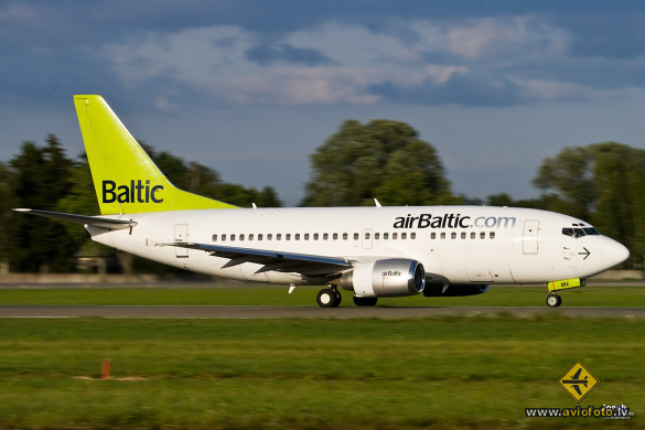 Boeing 737-53S