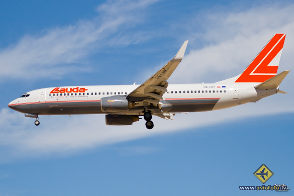 Boeing 737-8Z9