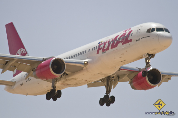 Boeing 757-204