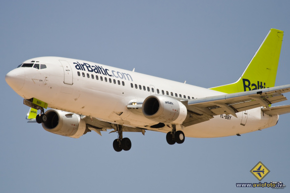 Boeing 737-36Q