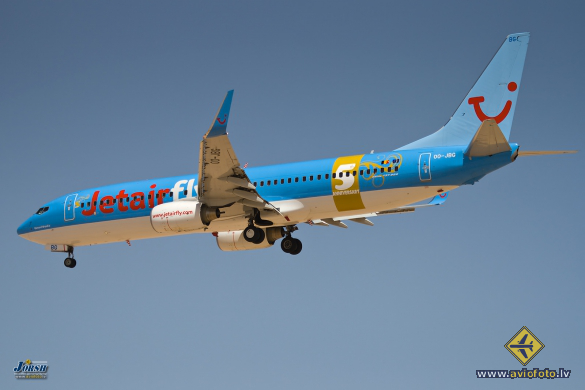 Boeing 737-8K5