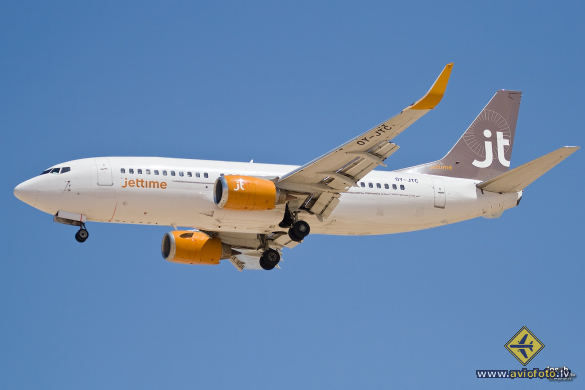Boeing 737-3L9