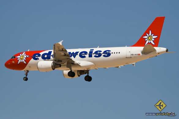 Airbus A320-214