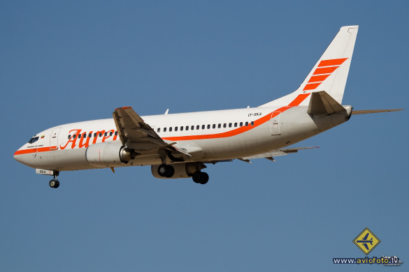 Boeing 737-35B