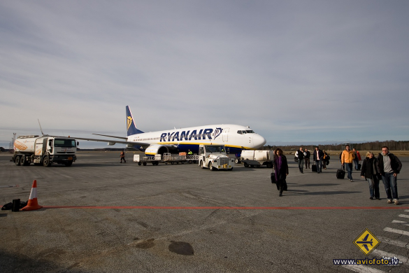 Boeing 737-8AS