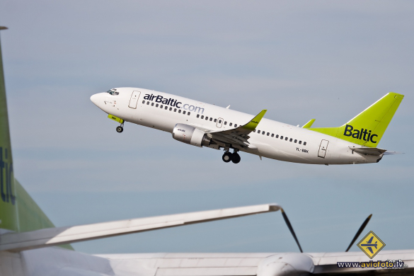 Boeing 737-33V