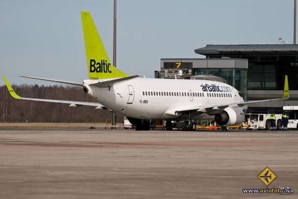 Boeing 737-36Q