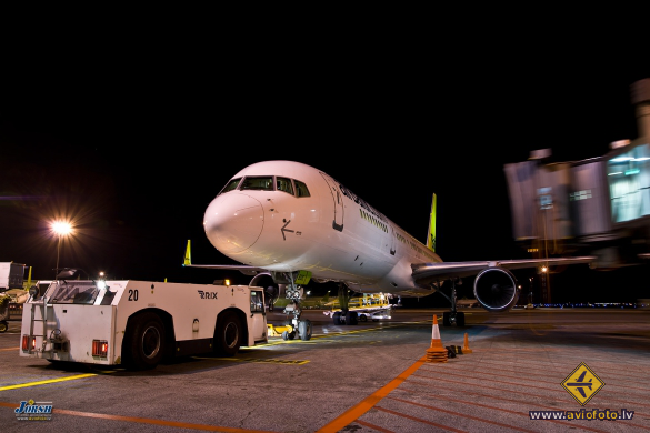 Boeing 757-256