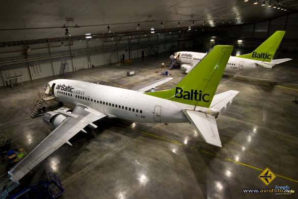 Boeing 737-53S