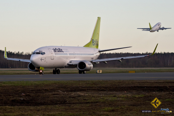 Boeing 737-36Q