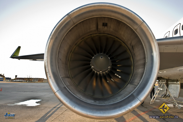 Boeing 757-256
