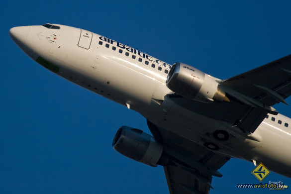Boeing 737-33V