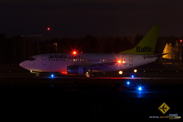 Boeing 737-522