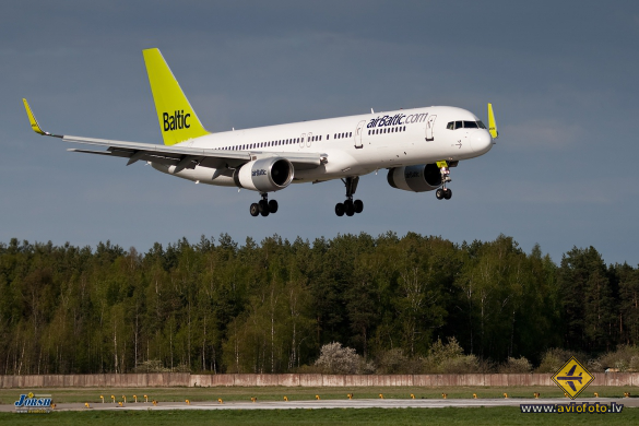 Boeing 757-256
