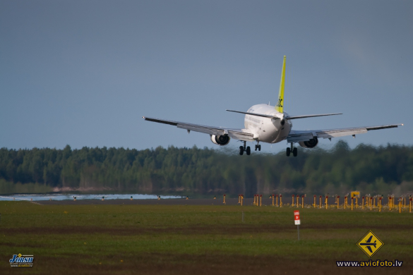 Boeing 737-522