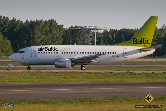 Boeing 737-505