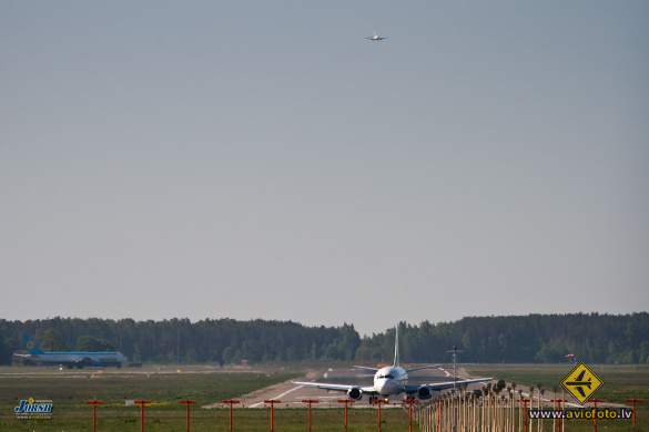 Boeing 737-31S