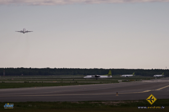 Boeing 737-522