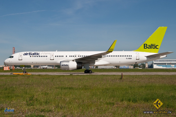 Boeing 757-256