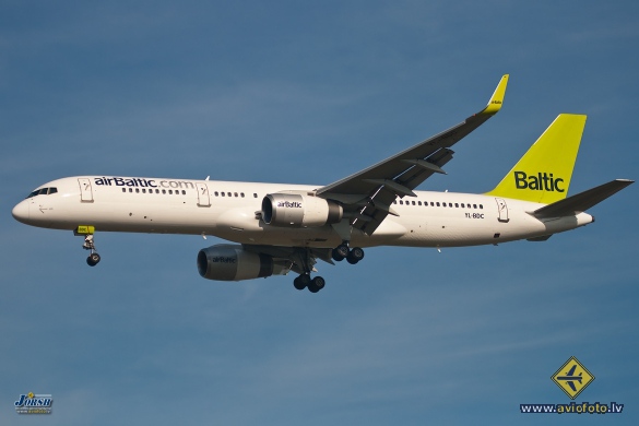 Boeing 757-256