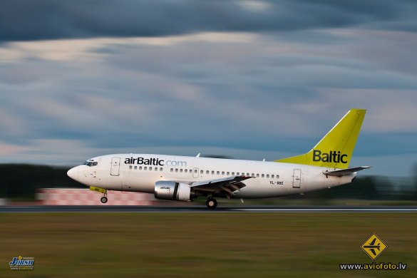 Boeing 737-53S