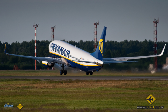 Boeing 737-8AS