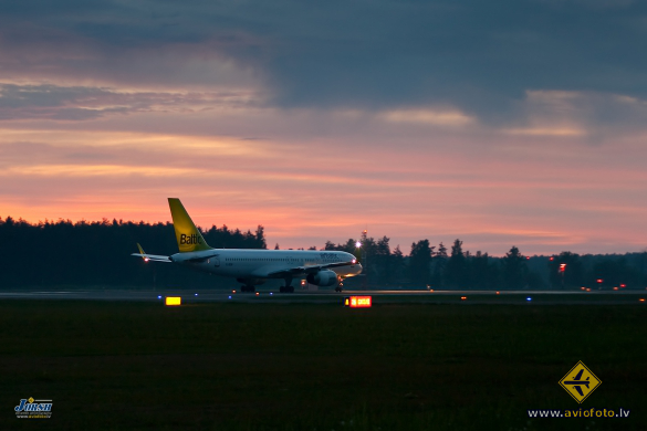 Boeing 757-256
