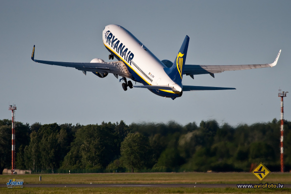Boeing 737-8AS
