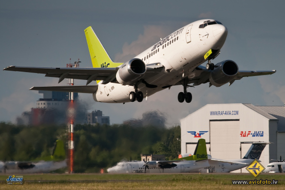 Boeing 737-522