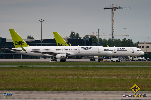 Boeing 757-256