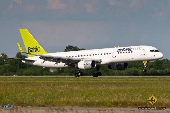 Boeing 757-256