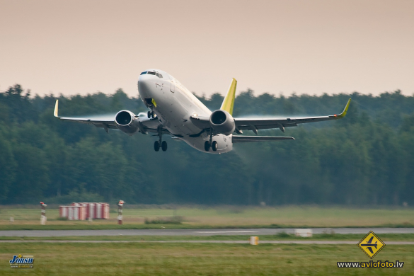 Boeing 737-36Q