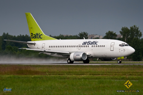 Boeing 737-522