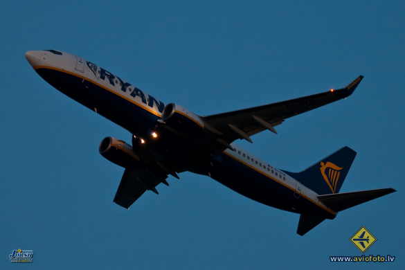 Boeing 737-8AS