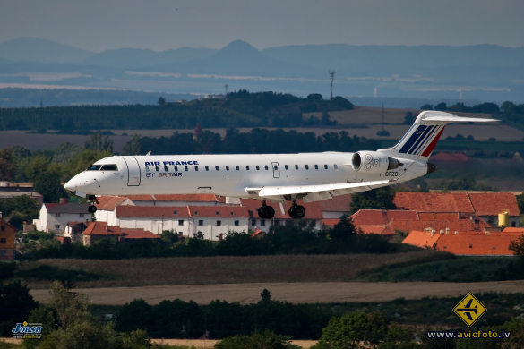 Bombardier CRJ-701ER (CL-600-2C10)