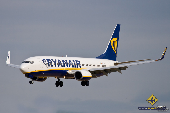 Boeing 737-8AS
