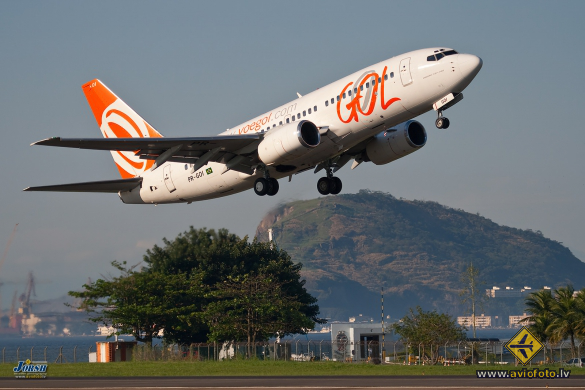Boeing 737-76N