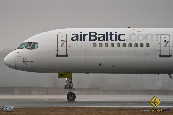Boeing 757-256