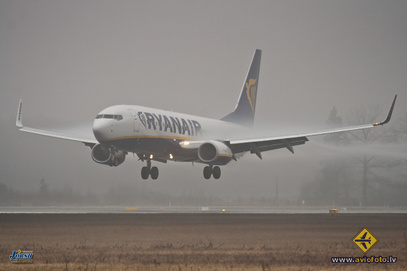 Boeing 737-8AS