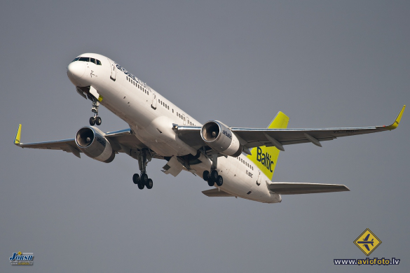 Boeing 757-256